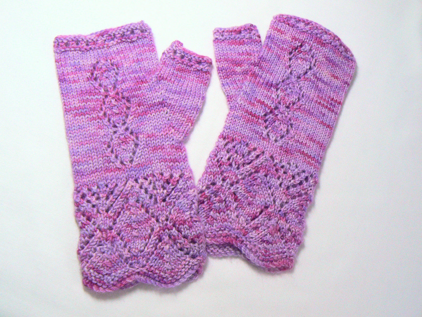 Estonian Lace Fingerless Mitts Pattern